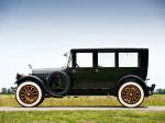 Pierce-Arrow Model 32 Sedan 1920 года
